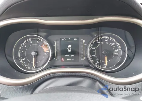 2016 Jeep Cherokee Latitude из США, поврежденный, VIN 1C4PJMCS5GW306800